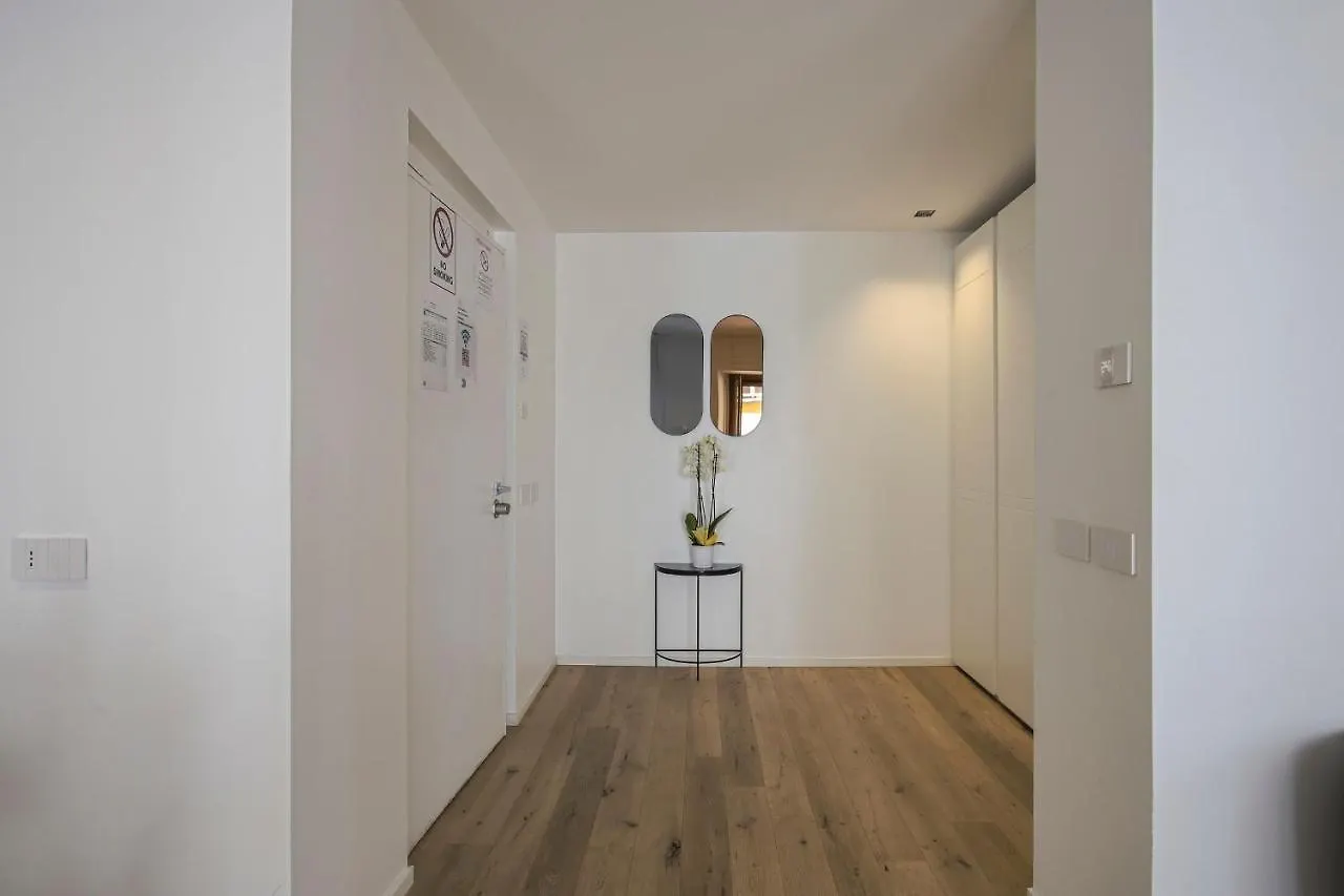 Milan Luxury Suite-Hosted By Sweetstay 0*,  Ιταλία